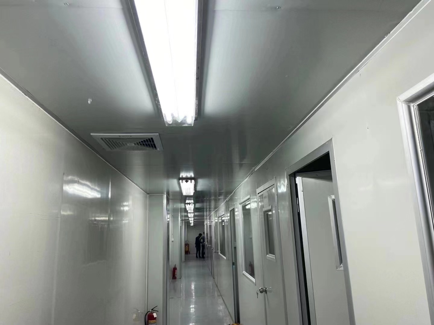 全自動(dòng)噴油生產(chǎn)線